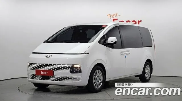 Hyundai Staria — фото 1
