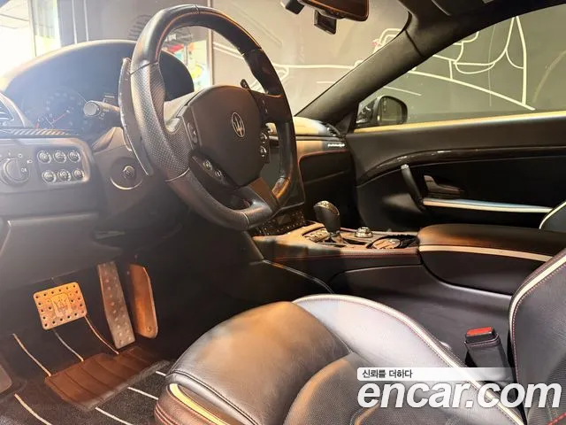 Maserati GranTurismo — фото 10