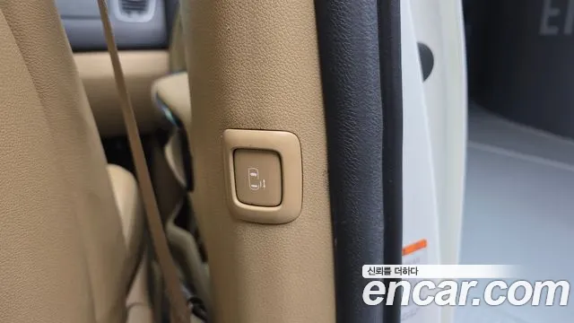 Kia Carnival — фото 17
