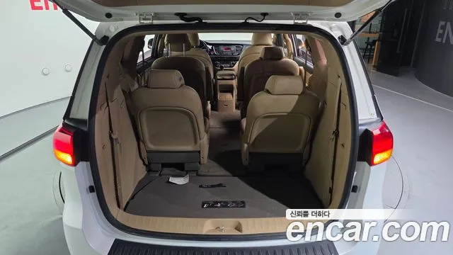 Kia Carnival — фото 20