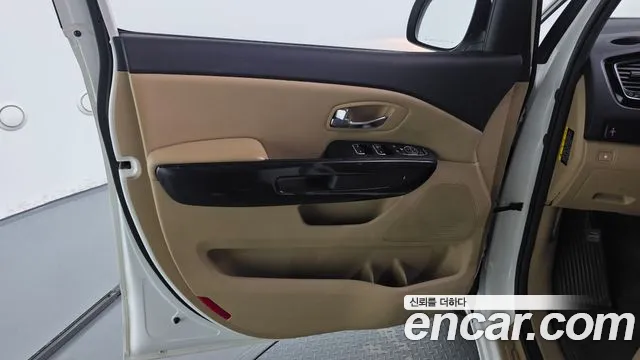 Kia Carnival — фото 25