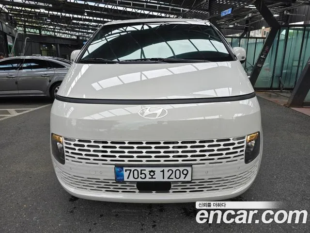 Hyundai Staria — фото 1