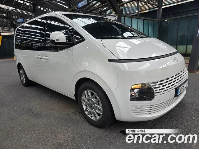 Hyundai Staria — фото 2