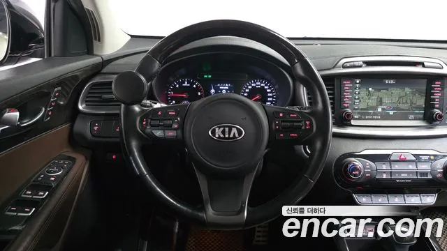 Kia Sorento — фото 12