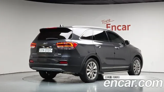 Kia Sorento — фото 1