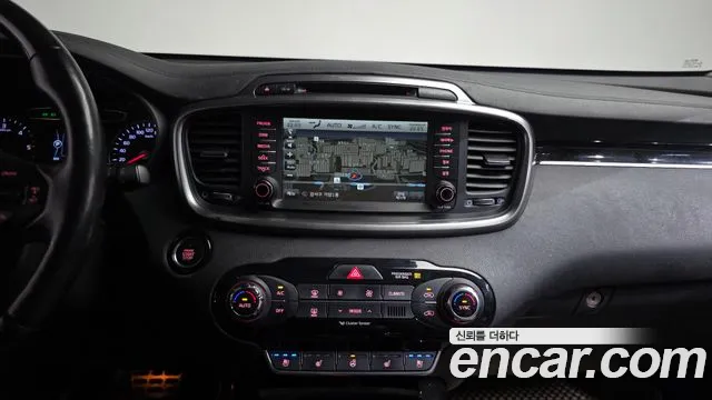 Kia Sorento — фото 13