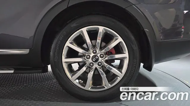 Kia Sorento — фото 21