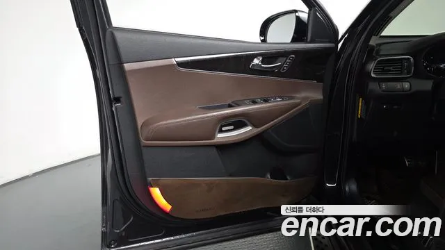 Kia Sorento — фото 24