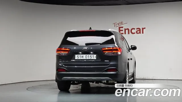 Kia Sorento — фото 3
