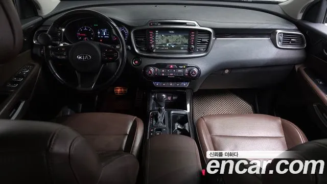 Kia Sorento — фото 6