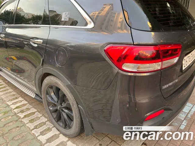 Kia Sorento — фото 10