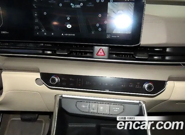 Kia Carnival — фото 12