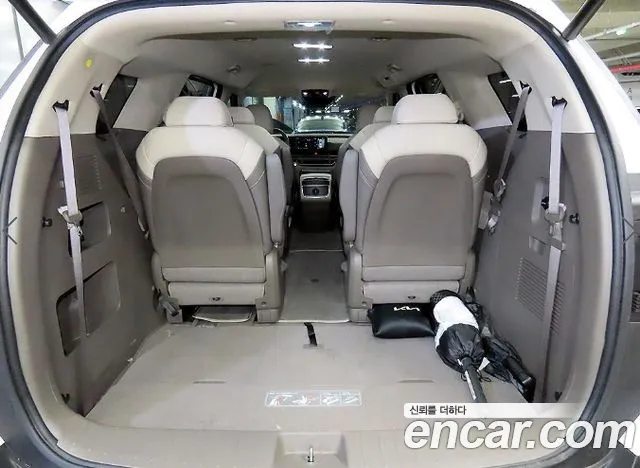 Kia Carnival — фото 16