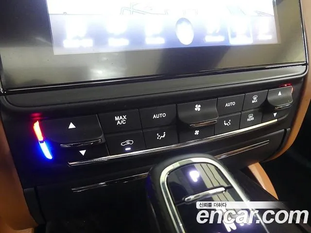 Maserati Quattroporte — фото 12