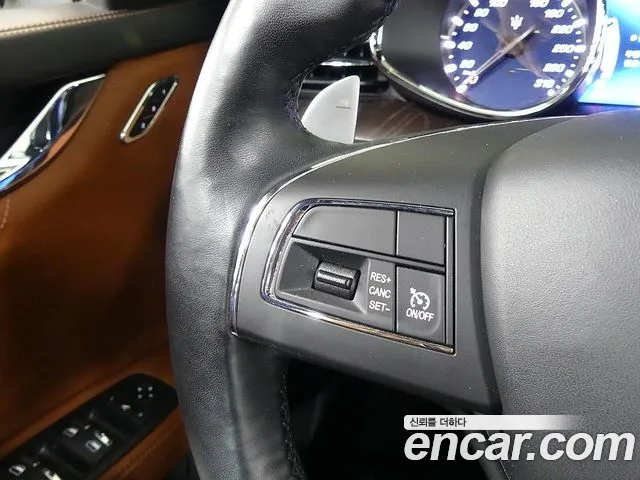 Maserati Quattroporte — фото 19