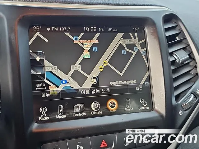 Jeep Cherokee — фото 14
