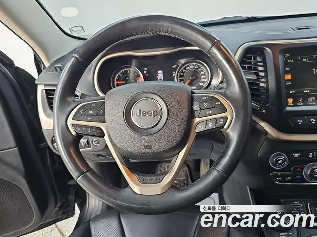 Jeep Cherokee — фото 18