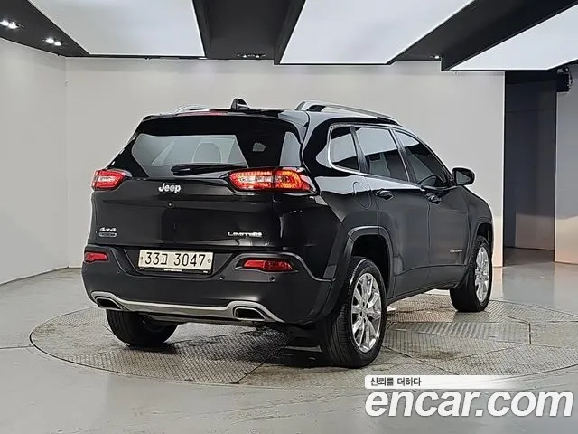 Jeep Cherokee — фото 2