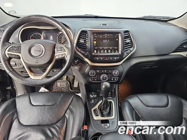 Jeep Cherokee — фото 7