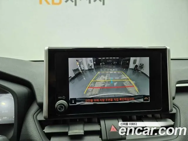 Toyota RAV4 — фото 15