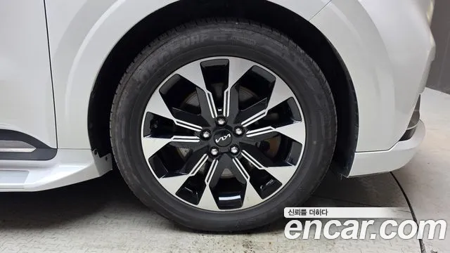 Kia Carnival — фото 21