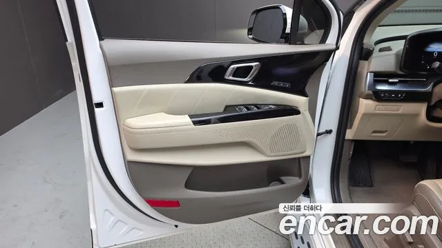 Kia Carnival — фото 24