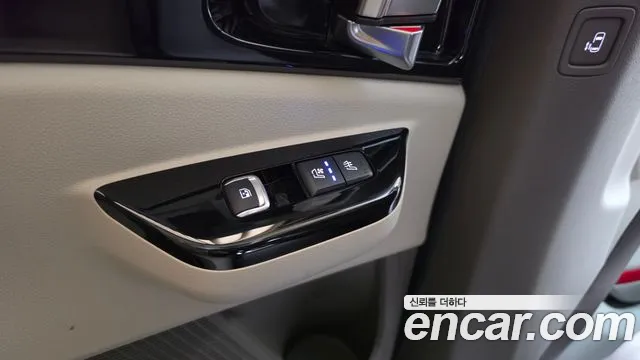 Kia Carnival — фото 27