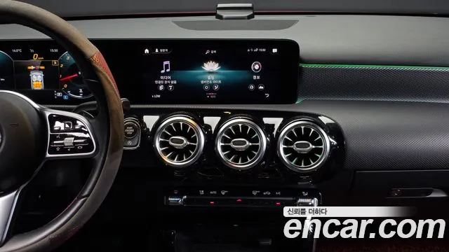 Mercedes-Benz A-Class — фото 14