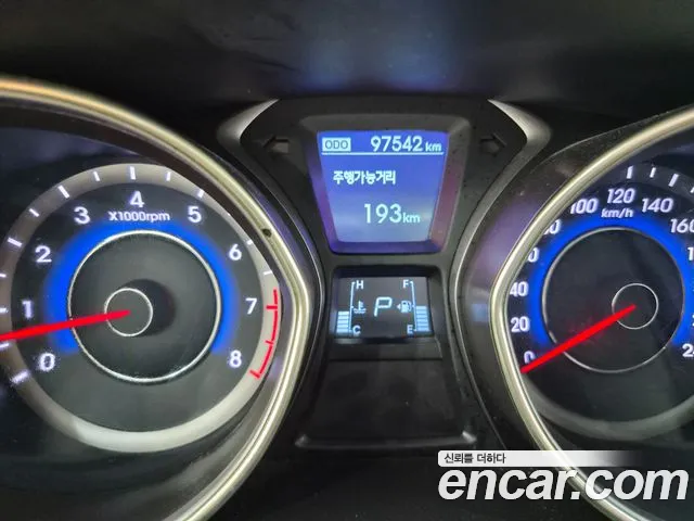 Hyundai Avante — фото 13