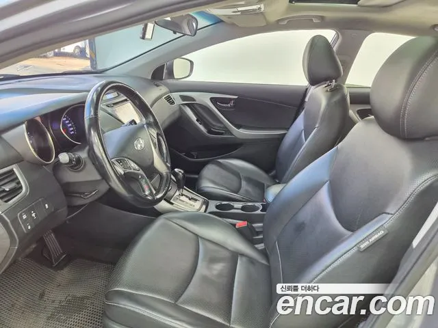 Hyundai Avante — фото 4