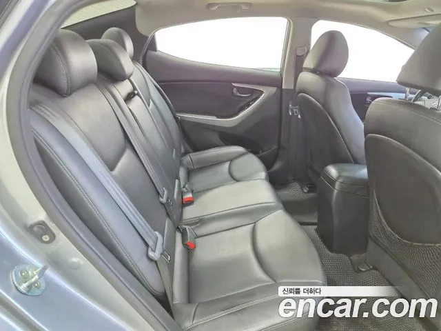 Hyundai Avante — фото 7