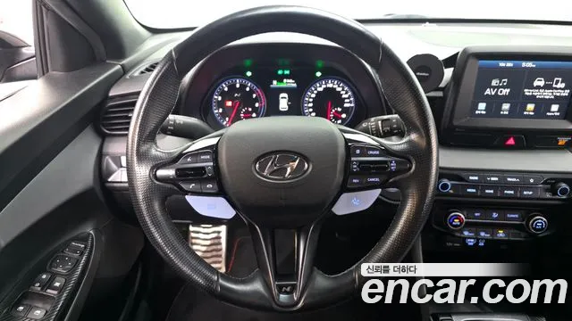 Hyundai Veloster — фото 15