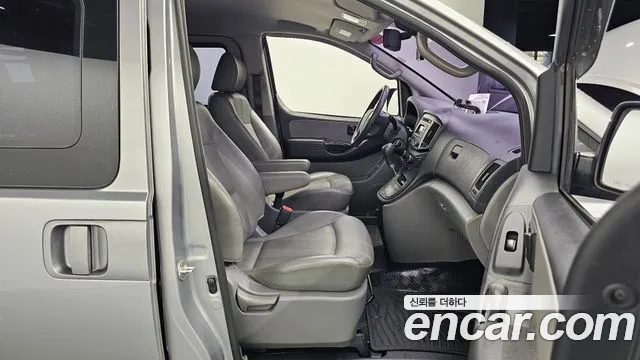 Hyundai Starex — фото 11