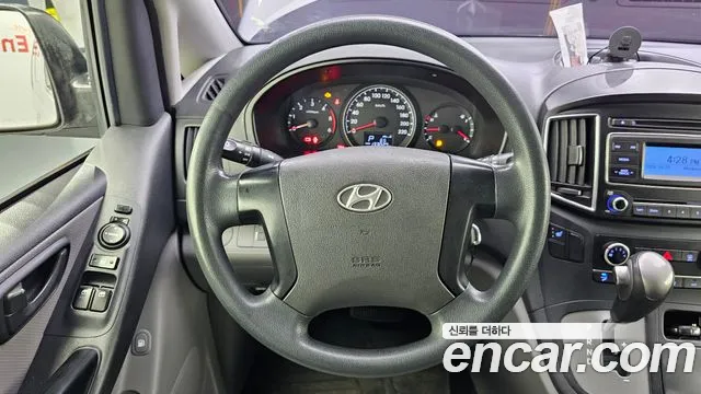 Hyundai Starex — фото 12