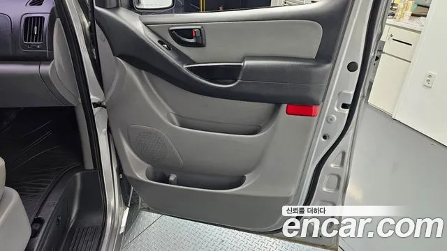 Hyundai Starex — фото 23