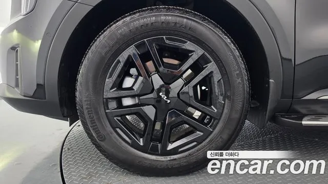 Kia Sorento — фото 5
