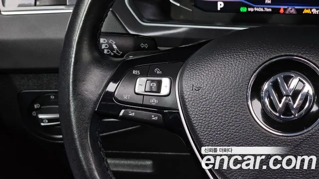 Volkswagen Tiguan — фото 14