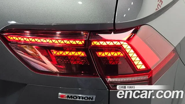 Volkswagen Tiguan — фото 23