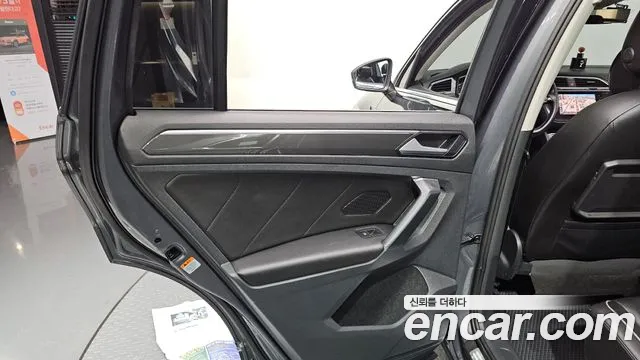 Volkswagen Tiguan — фото 25