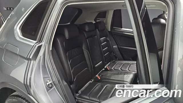 Volkswagen Tiguan — фото 26