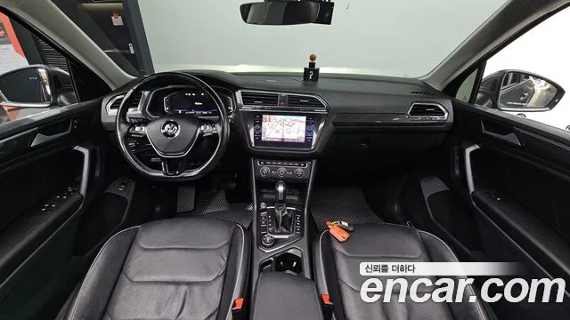 Volkswagen Tiguan — фото 6