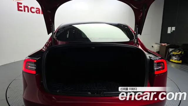 Tesla Model 3 — фото 20