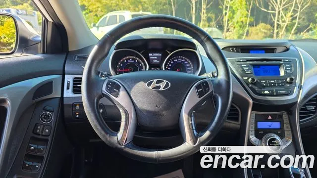 Hyundai Avante — фото 13