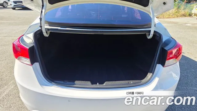 Hyundai Avante — фото 15