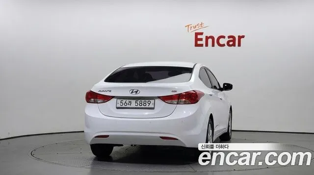 Hyundai Avante — фото 4