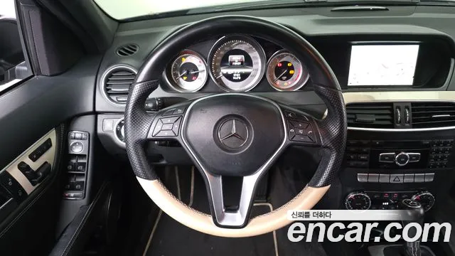 Mercedes-Benz C-Class — фото 12