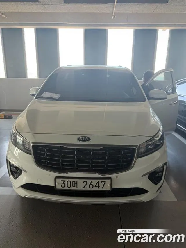 Kia Carnival — фото 1