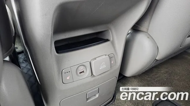 Kia Carnival — фото 18