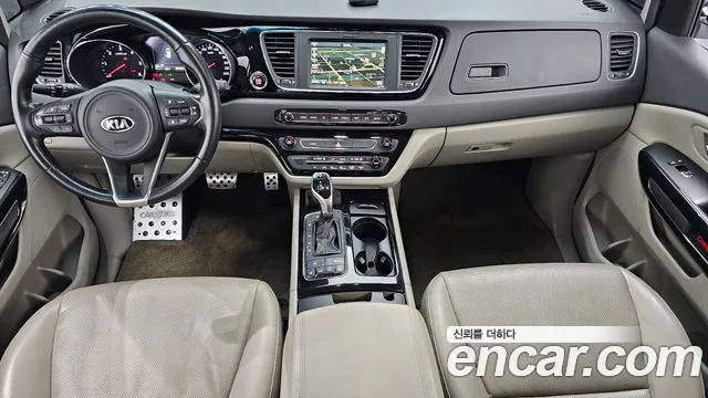 Kia Carnival — фото 7