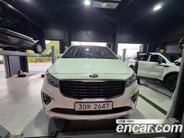 Kia Carnival — фото 1